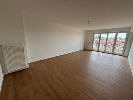 Location Appartement 4 pièces 112m² TOULOUSE 31500 - Photo 2