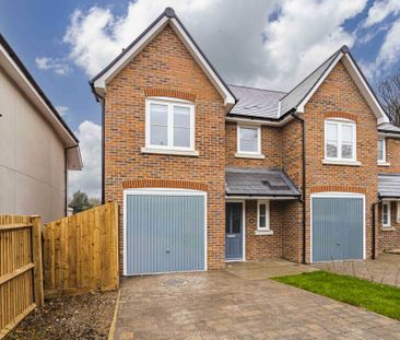 3 bed Semi Detached for rent - Photo 5