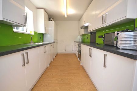 Price £3,900 pcm - Available 01/07/2026 - Furnished - Photo 5