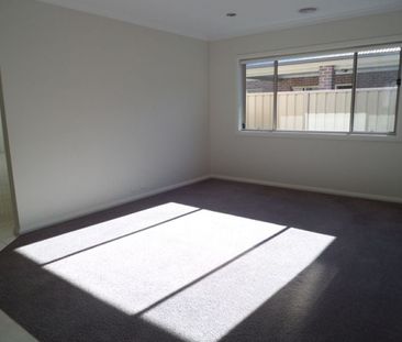 15 Castleton Street - Photo 2