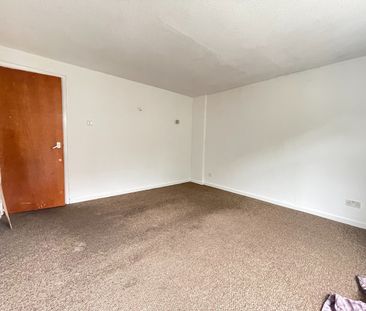 4 Bed Terraced House, Westbury Road, IG11 - Photo 1