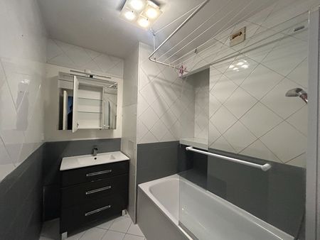 Location Appartement 2 pièces 40m² - Photo 3