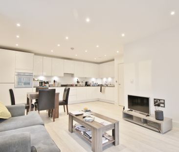Abbotsford Court, Lakedrive, Park Royal, London, NW10 - Photo 2