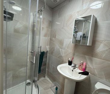 3 bedroom flat to rent - Photo 6