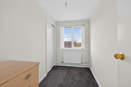 6a Strathearn Court, Holywood, BT18 9NR - Photo 3