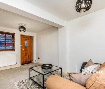1 bedroom maisonette to rent New Street, Horsham, West Sussex, RH13 - Photo 1