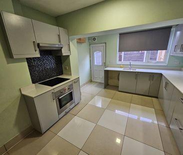 3 bed Terraced - To Let - Photo 1