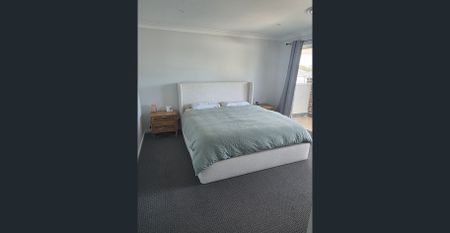 HIGH, WIDE & HANDSOME - Photo 3