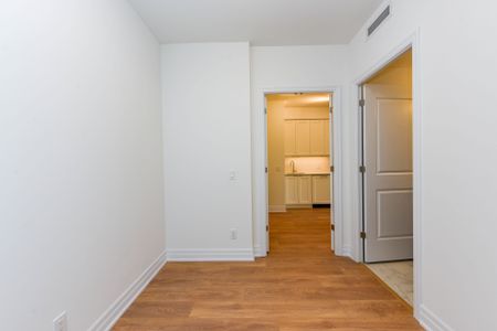 For Lease - 30 Elm Drive Unit# 206, Mississauga, Ontario - Photo 2