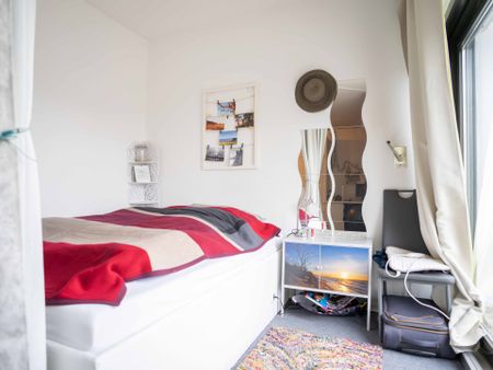 Direkt am Schmölderpark: Schickes DG-Appartement mit Einbauküche! - Photo 5