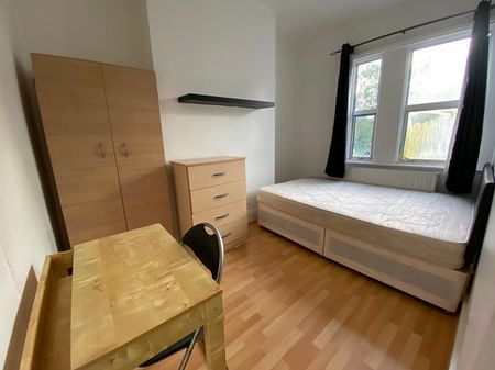 4 Bed Flat, Burdett Road, E3 - Photo 5