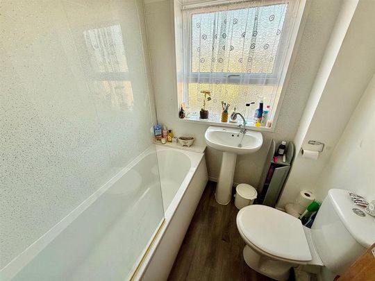 2 bedroom maisonette to rent - Photo 1