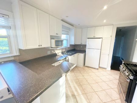 For Lease - 316 Gells Road Unit# Upper, Richmond Hill, Ontario - Photo 4