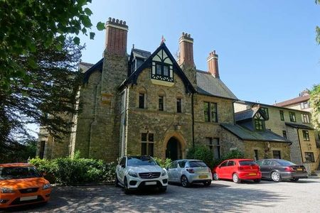 Caterham, Surrey, CR3 - Photo 4