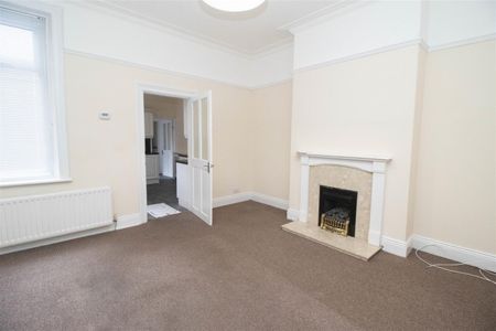 2 Bedroom Flat - Ground Floor - Photo 5