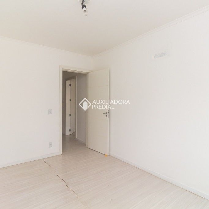 Casa com 4 quartos e 150m² para alugar em Hípica, Porto Alegre. - Foto 1