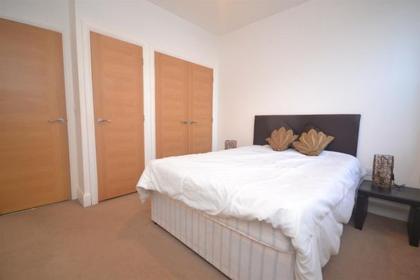 1 bedroom Flat To Let - Photo 1