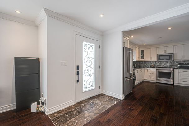 For Lease - 18166 Leslie Street, East Gwillimbury, Ontario - Photo 1