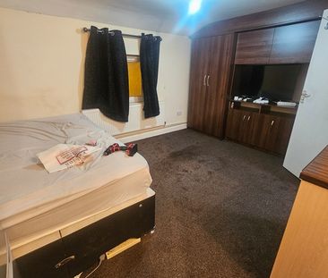 1 Bed Flat, Hockley Hill, B18 - Photo 2