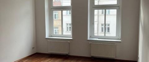2-Zimerwohnung mit EBK und Balkon - Foto 1