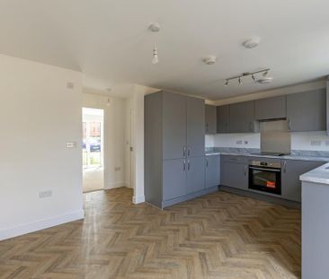 2 bedroom semi-detached house to rent - Photo 4