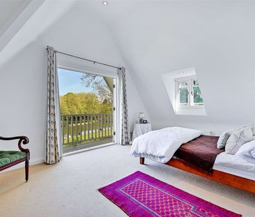 This stunning riverside property sounds ideal for those looking to ... - Photo 2