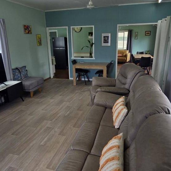 Newly Renovated Family Home. - Photo 1