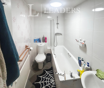 3 bedroom house to rent Old Forge Way, Sawston, Cambridge, CB22 - Photo 2