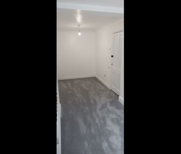 3 Bed Terraced House, Earls Road, SO14 - Photo 1