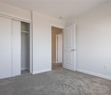 For Lease - 915 Athenry Court, Barrhaven, Ontario - Photo 2