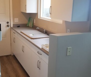 2bed 1bath, by College, 1 month free - Photo 3