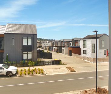 HOBSONVILLE - Terrace House - Photo 6