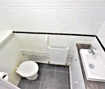 1 bedroom in a house share to rent - Photo 6