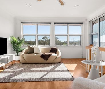 A Spacious Family Retreat Designed for Modern Living - Photo 2