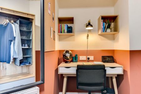 1 bedroom in a house share to rent - Photo 3