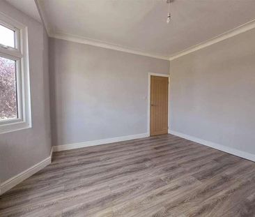 Felixstowe Road, London, N9 - Photo 2