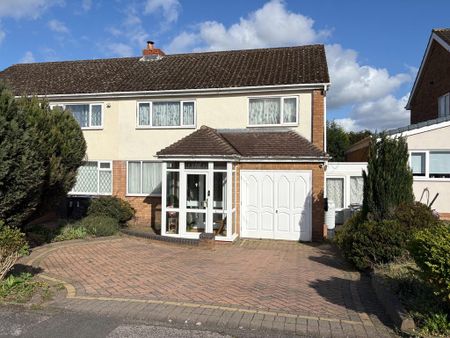 3 bedroom semi-detached house to rent - Photo 2