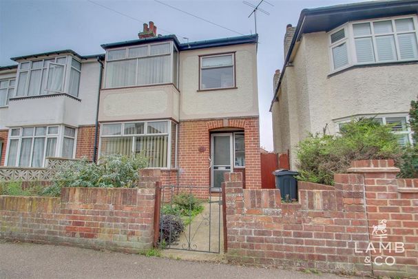3 bedroom semi-detached house to rent - Photo 1