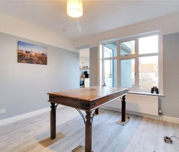 2 bedroom semi-detached house to rent - Photo 4