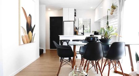 Modern Townhouse With Style - Photo 5