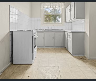 3-Bedroom Home with Spacious Backyard - Photo 2