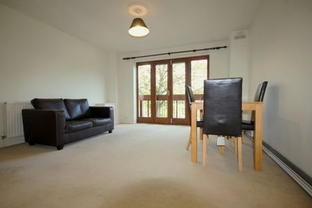 The Oaks, Moormede Crescent, Staines-upon-Thames,TW18 - Photo 2