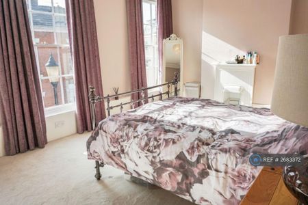 5 bedroom terraced house to rent - Photo 4