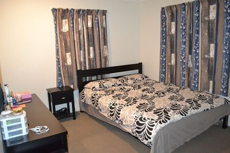 Modern 2 BR Freestanding Unit in Prime Location - Photo 4