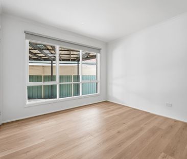 NEWLY RENOVATED HOME IN WYNDHAM - Photo 3