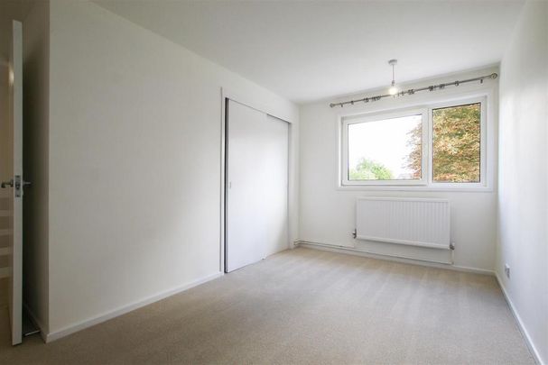 3 bedroom end of terrace house to rent - Photo 1