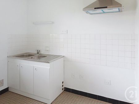 Location Maison 4 pièces 112m² GANNAT 03800 - Photo 4