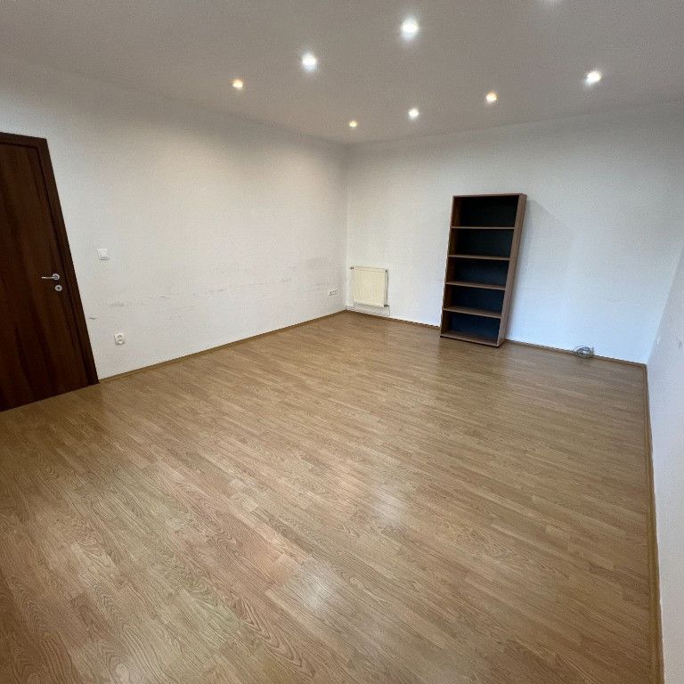 INCHIRIEZ casa 5 camere,pretabila birou,zona Calea Dumbravii - Fotografie 1