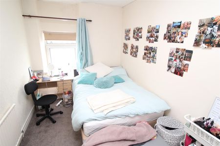 House - Terraced For Rent Meadow Street, Pontypridd - Photo 4