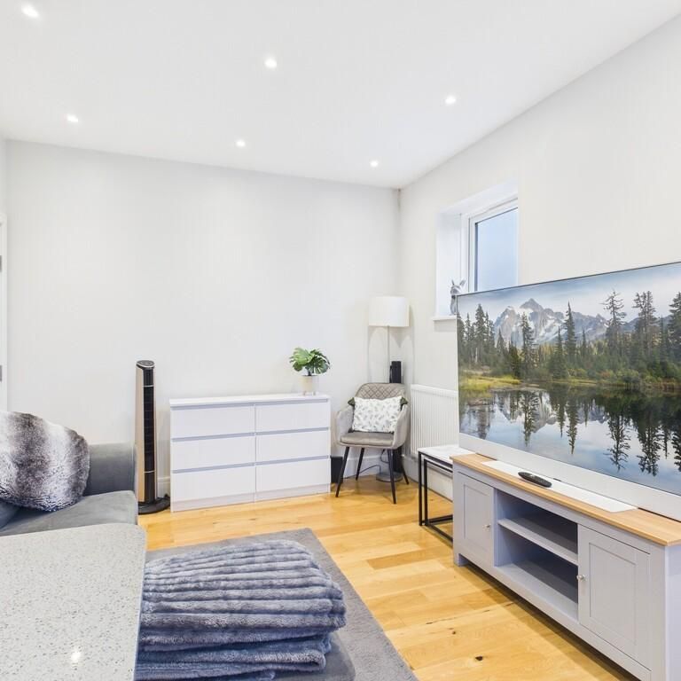 1 bedroom ground floor flat to rent - Photo 1